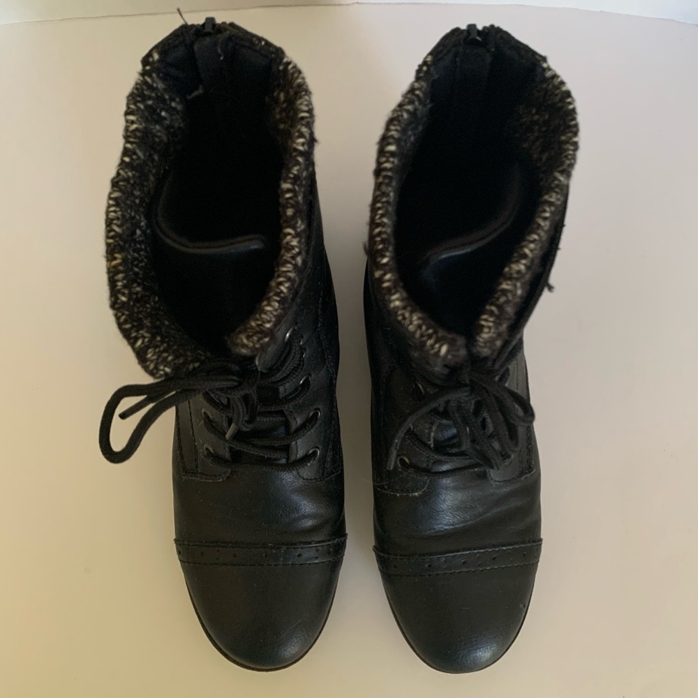 Kohl's Black Lace-Up Boots with Knit Trim Full Zipper Back Women’s Size 10M - Picture 8 of 17